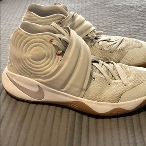 Kyrie 2 summer pack colorway size 10